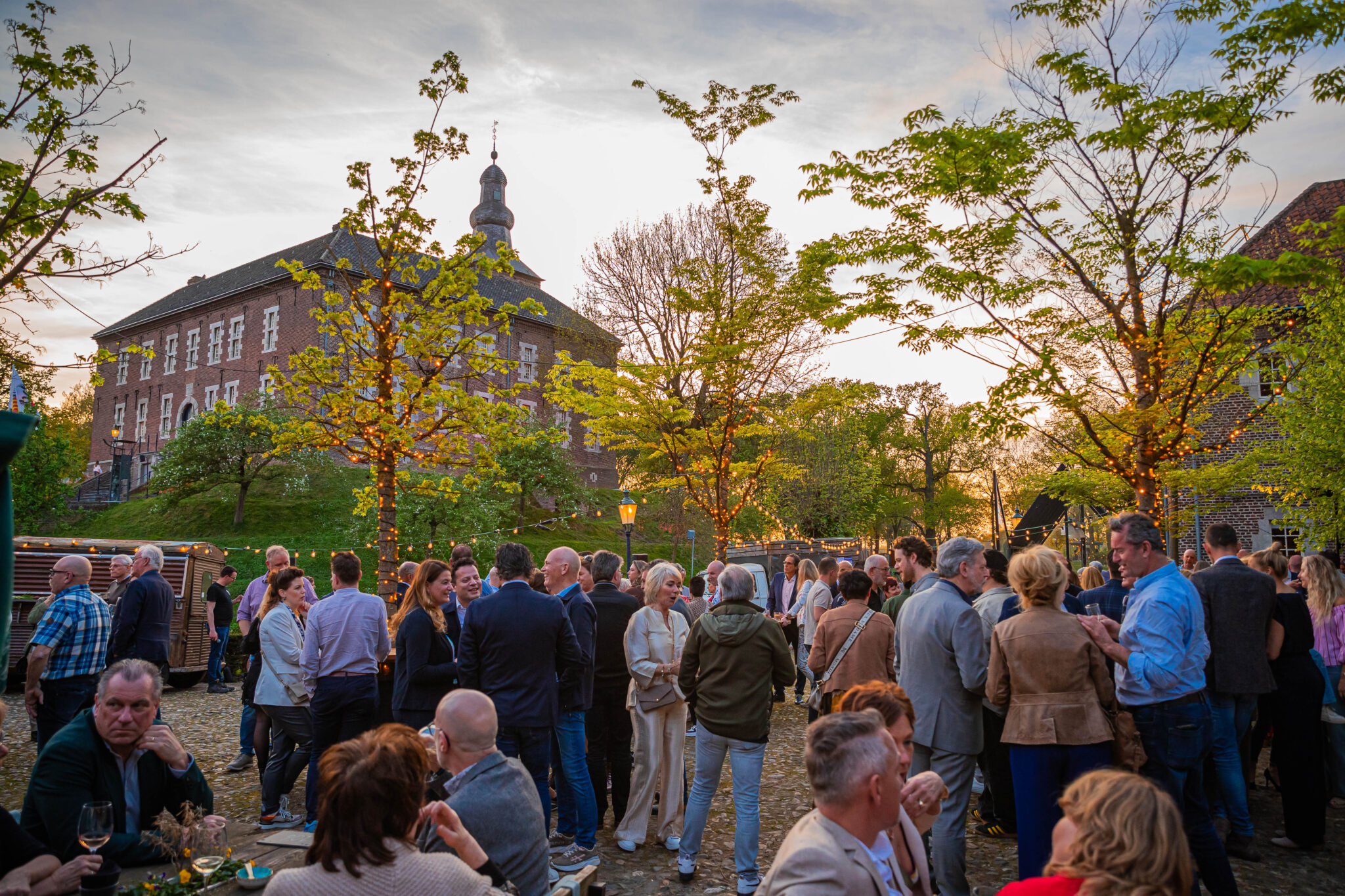 2024-04-13_Entertrain25_Previews_(ROCKATEER)-009