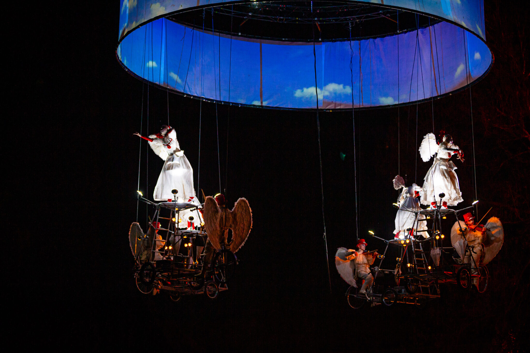 2024-04-13_Entertrain25_Previews_(ROCKATEER)-014